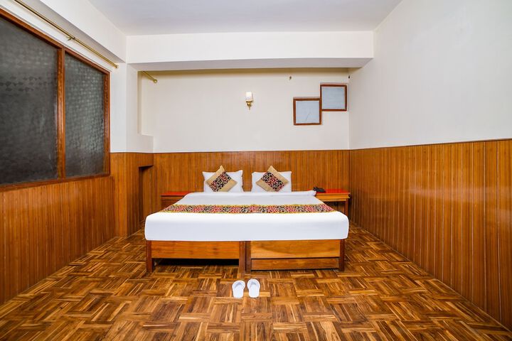 Room 9 of 25