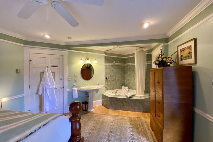 Room 2 of 59