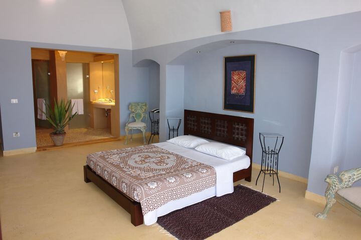 Room 9 of 49