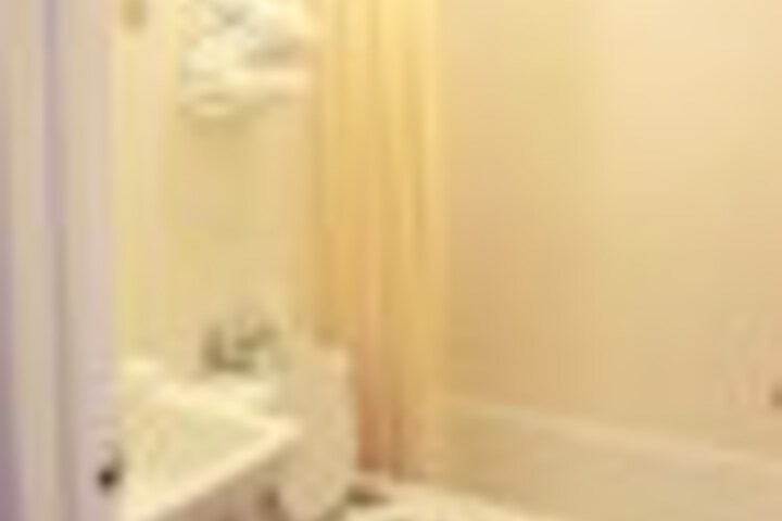 Room 50 of 102