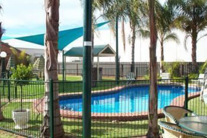Pool 5 of 6