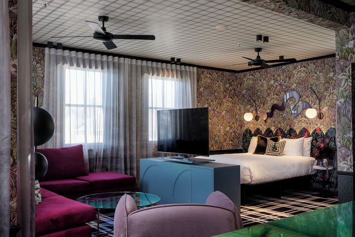 Room 9 of 44