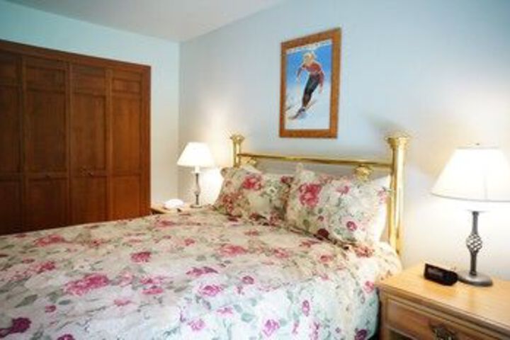 Room 12 of 32