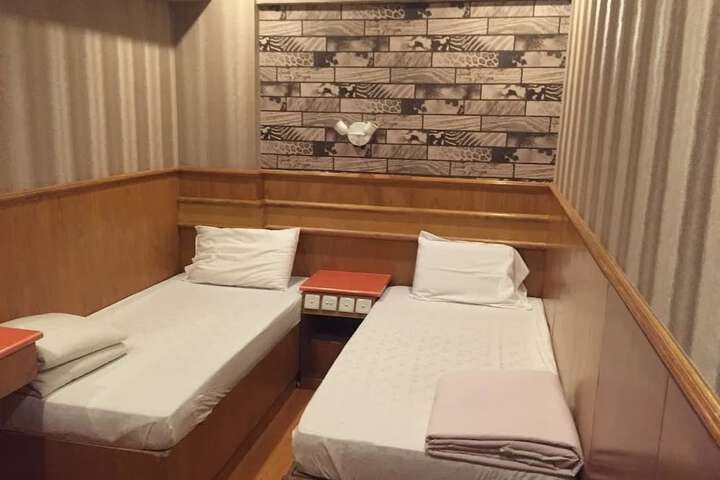Room 12 of 49