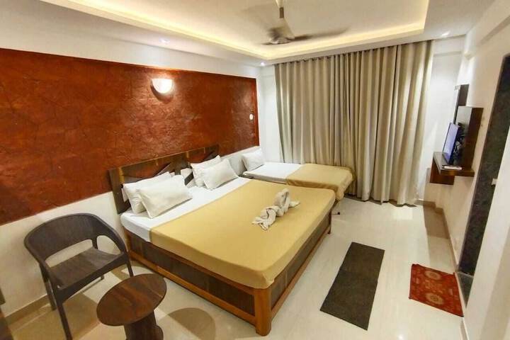 Room 9 of 26