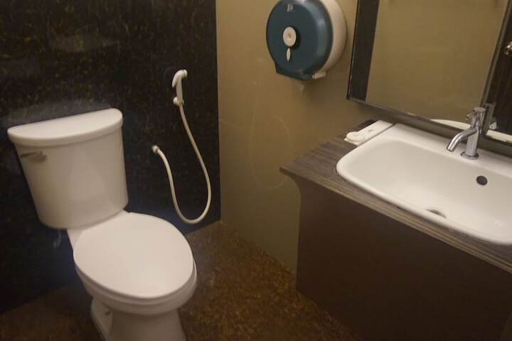 Room 5 of 52