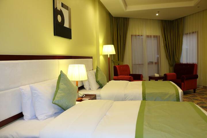 Room 10 of 65