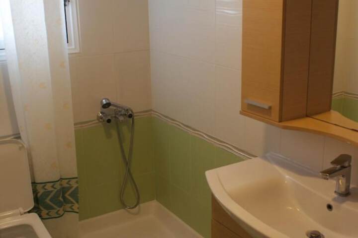 Room 16 of 52