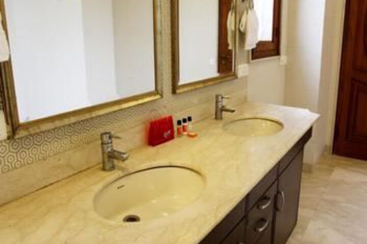 Room 5 of 27