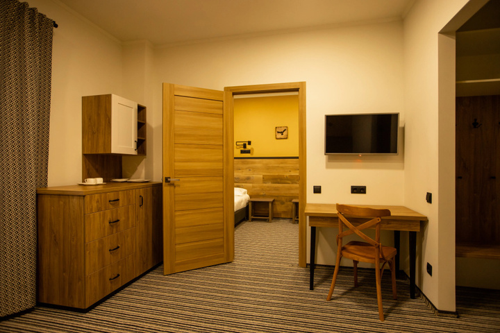 Room 14 of 32