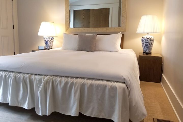 Double Classic Queen Bed (3 of 14)