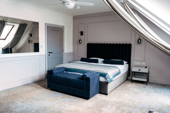 Room 11 of 46
