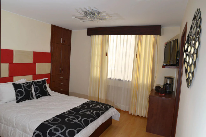 Room 2 of 6