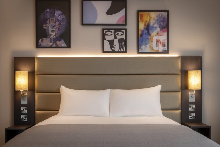 Room 5 of 27