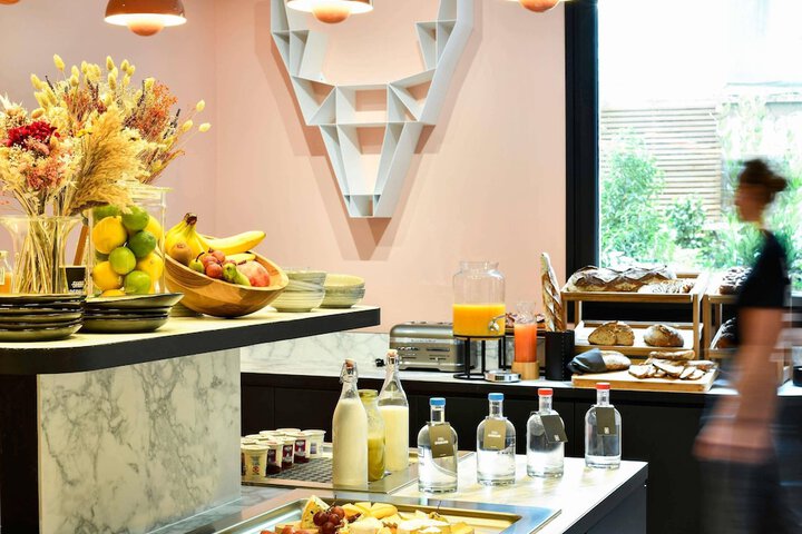 Breakfast/Coffee Service 48 of 102