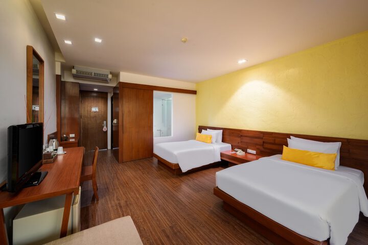 Room 8 of 38