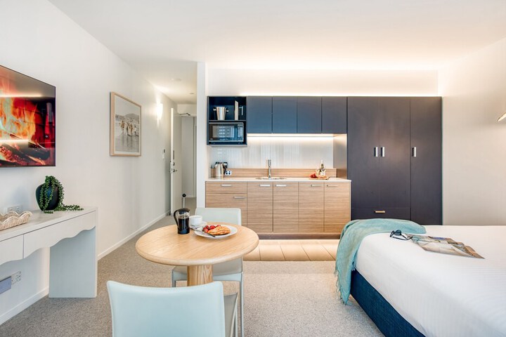 Room 53 of 140