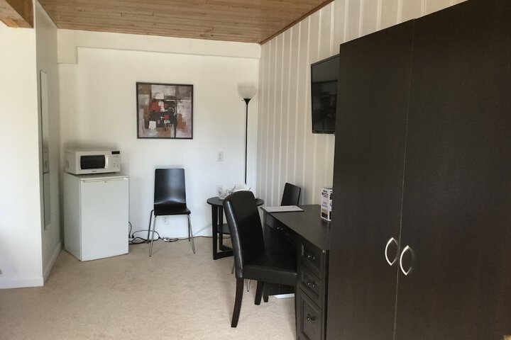 Room 43 of 80