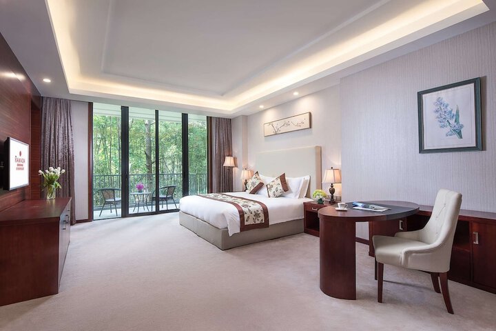Room 5 of 17