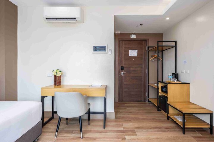 Room 11 of 36