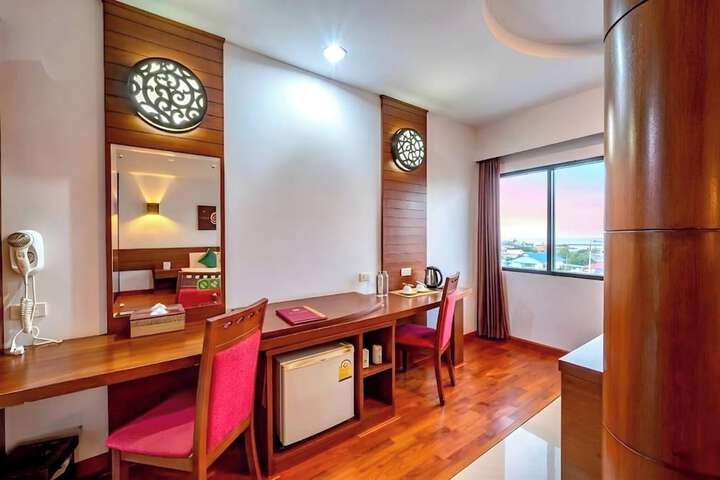 Room 14 of 80