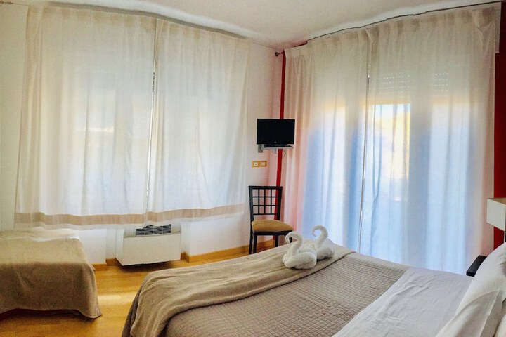 Room 27 of 36