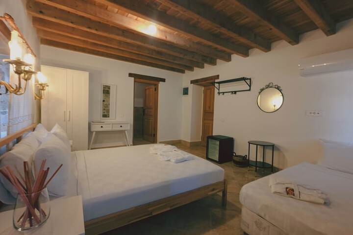 Room 6 of 22