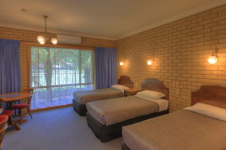 Room 17 of 31