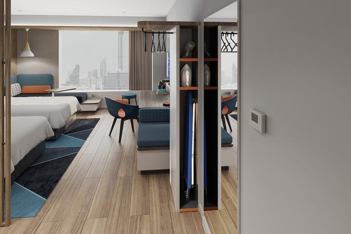 Room 2 of 45