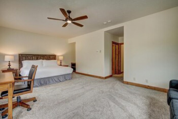 Room 137 of 141