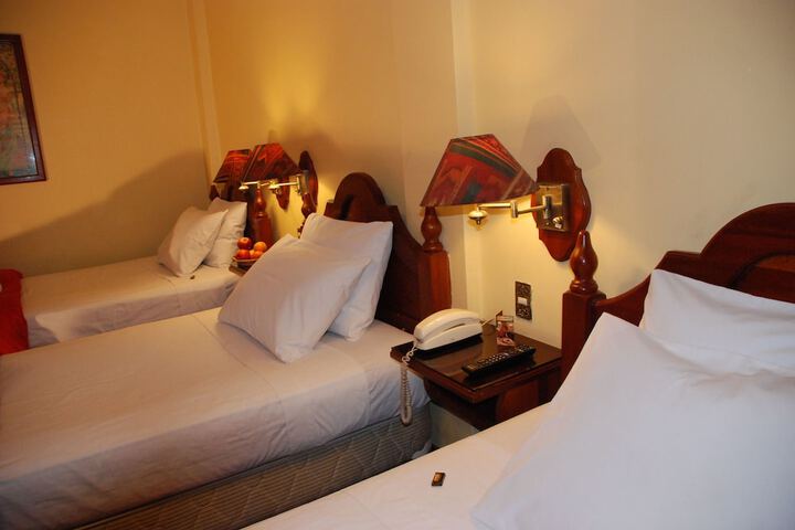 Room 4 of 14