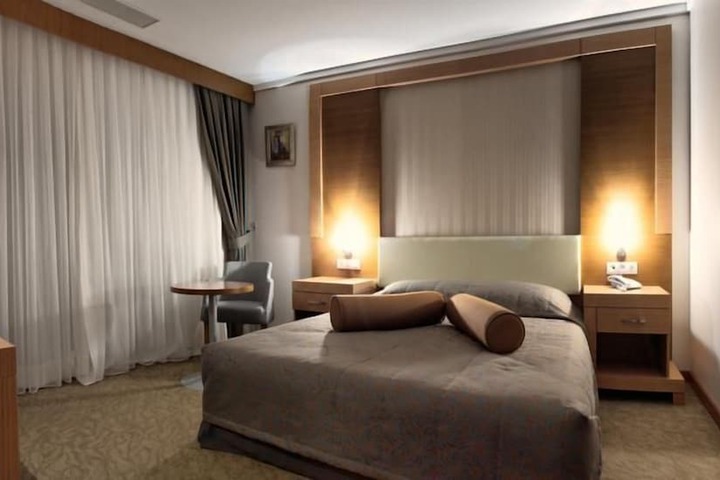Room 7 of 36