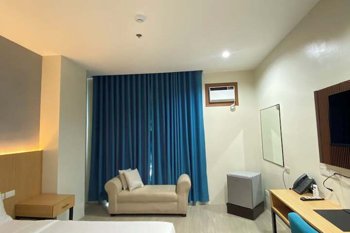 Room 6 of 19