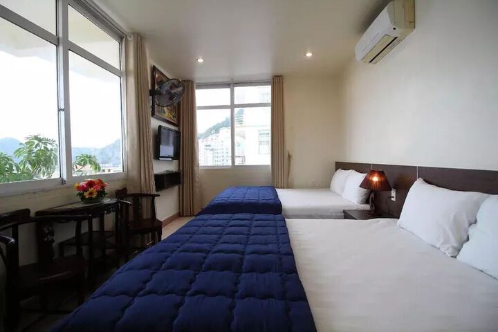 Room 17 of 47