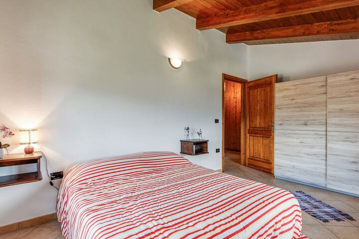 Room 8 of 39