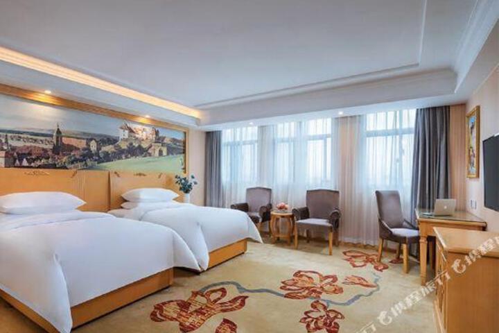 Vienna Hotel (Wuxi Railway Station Tourism Business and Trade College)