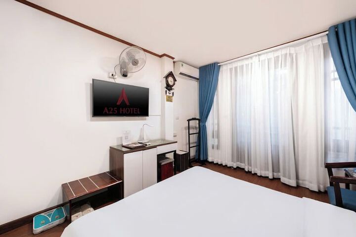 Room 10 of 31