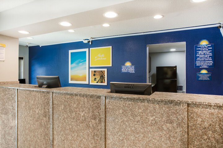DAYS INN® BY WYNDHAM COLLEGE PARK AIRPORT BEST ROAD - College Park GA 4505  Best Rd. 30337