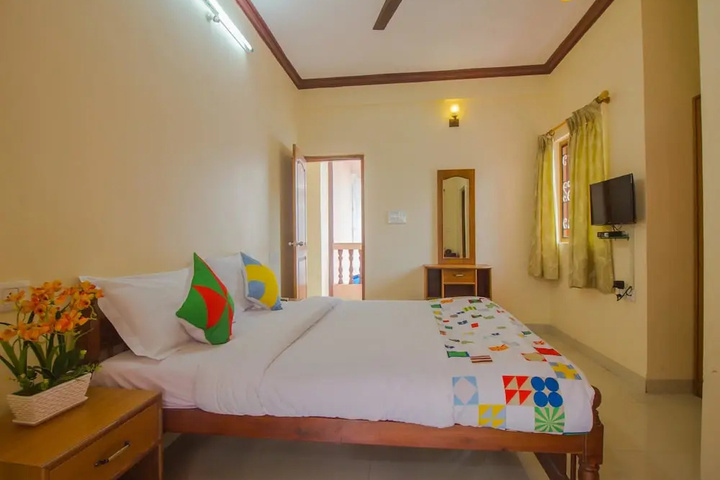 OYO 17114 Home Elegant Studio Candolim Beach