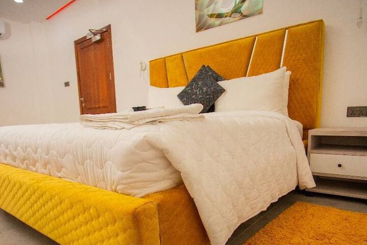 Room 4 of 67