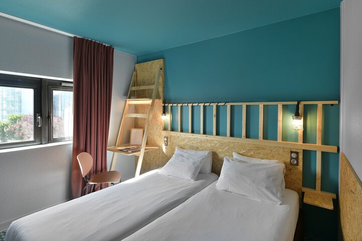 Room 17 of 50