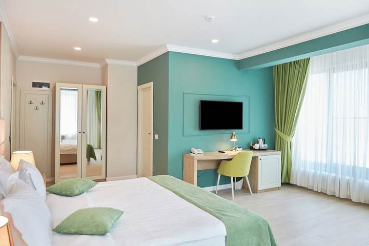 Room 47 of 100
