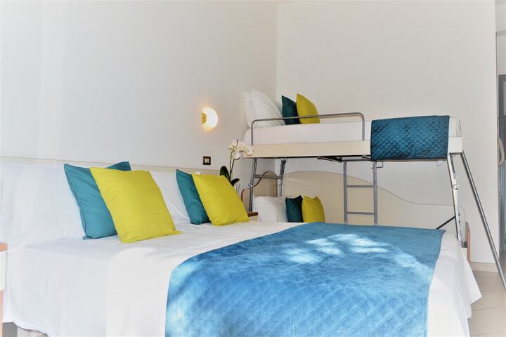 Room 3 of 46