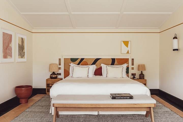 Room 10 of 114
