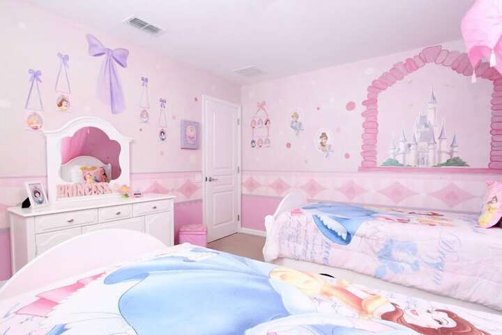 Room 6 of 30