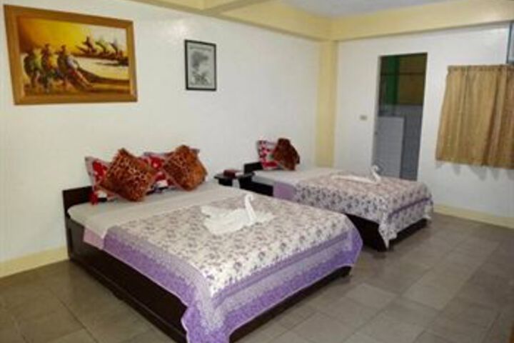 Room 4 of 11
