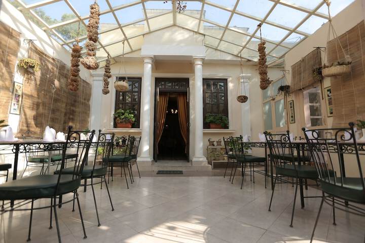 Dining Photos
