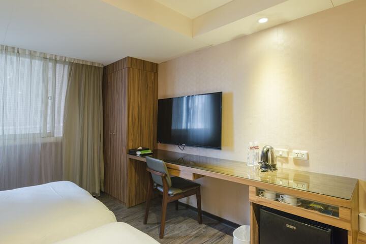 Room 15 of 40