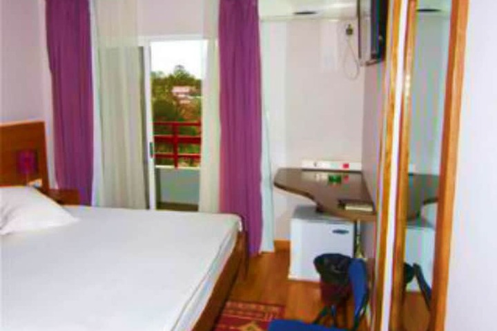 Room 4 of 15