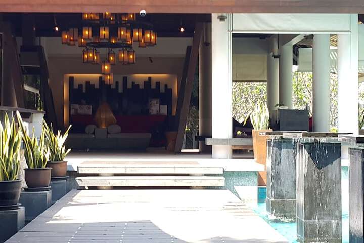 Hotel Lobby